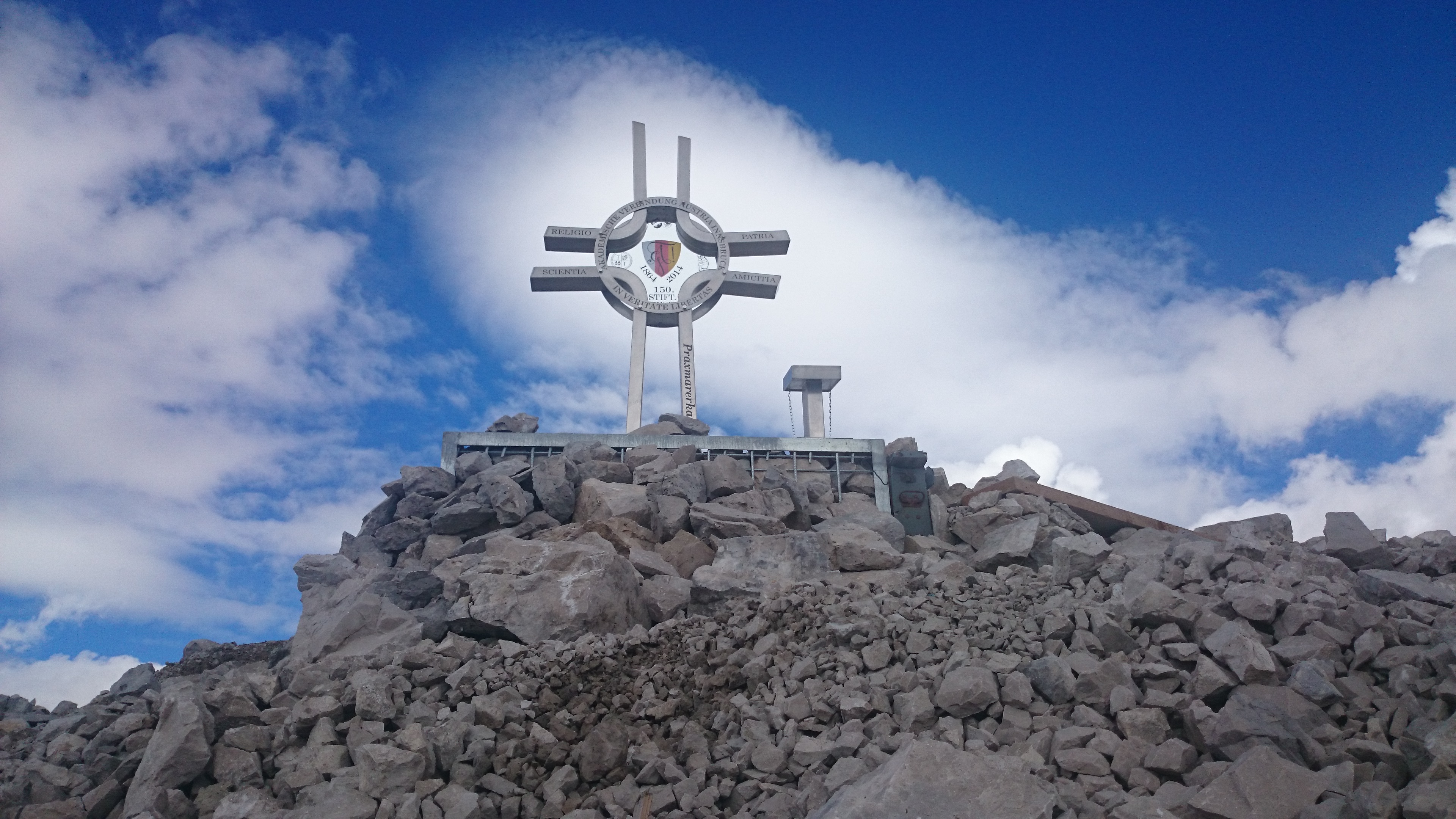Gipfelkreuz Praxmarerkarspitze